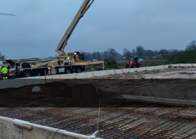 Referenz: Herstellen von Betonfundamenten für große Industrie Hallen